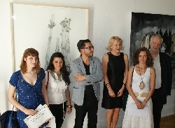 De gauche à droite : Fantine Andres (1er prix), Annabel Schenck (2° prix), Axel Sanson (3° prix), Antoinette Spielmann (Rotary-Club Strasbourg), Sophie Le Hire (prix d'encouragement) et Gabriel Micheletti (parrain du 14° Prix des Arts)